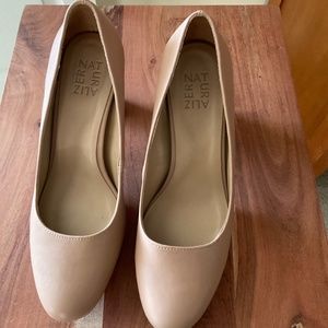 Naturalizer Leather Pumps